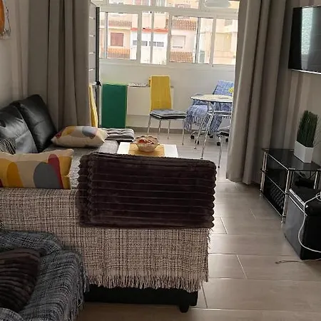 Isla Apartament *